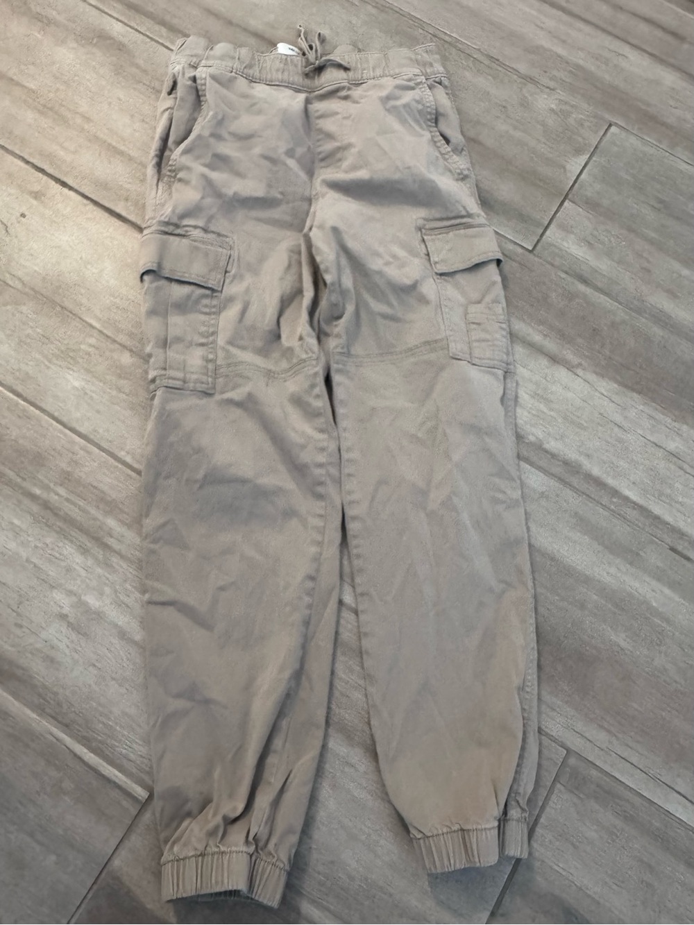 Hollister Men's Cargo Pants in Light Taupe